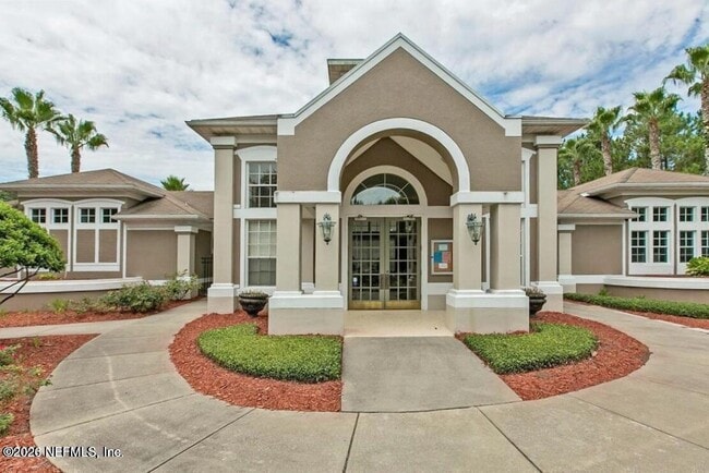 Building Photo - 10550 Baymeadows Rd