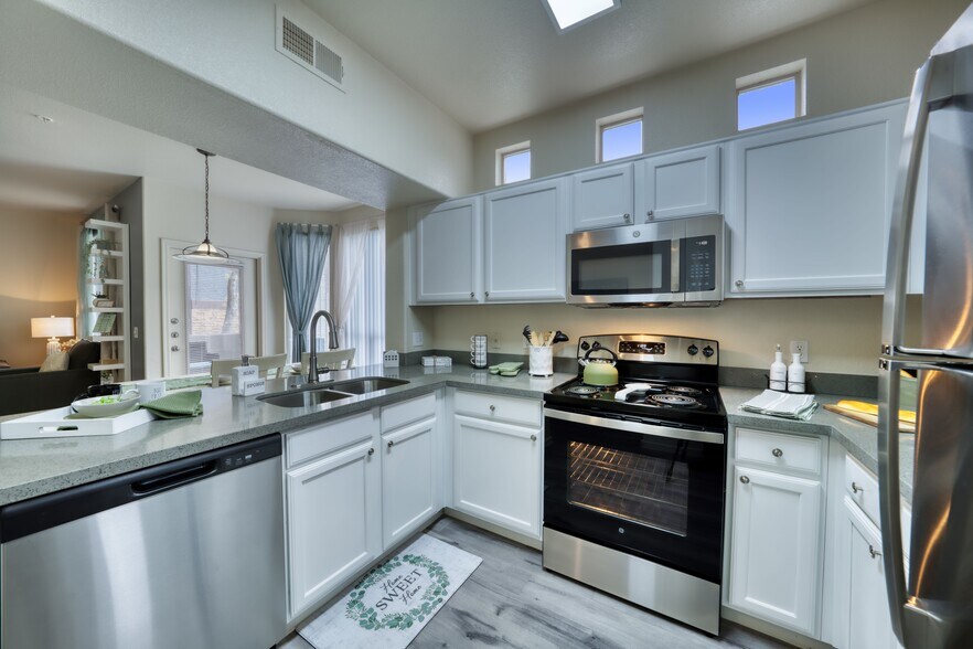 The Villas At Camelback Crossing 5150 N 99th Ave Glendale AZ 85305