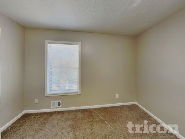 Building Photo - 235 Princeton Way