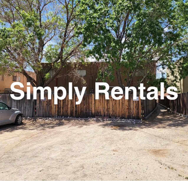 Building Photo - 1024 Chelwood Park Blvd NE