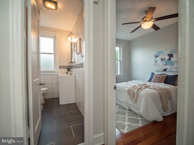 Building Photo - 905 K St NE