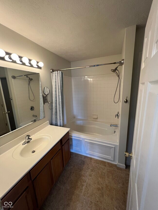 Building Photo - 1239 Highland Lake Way