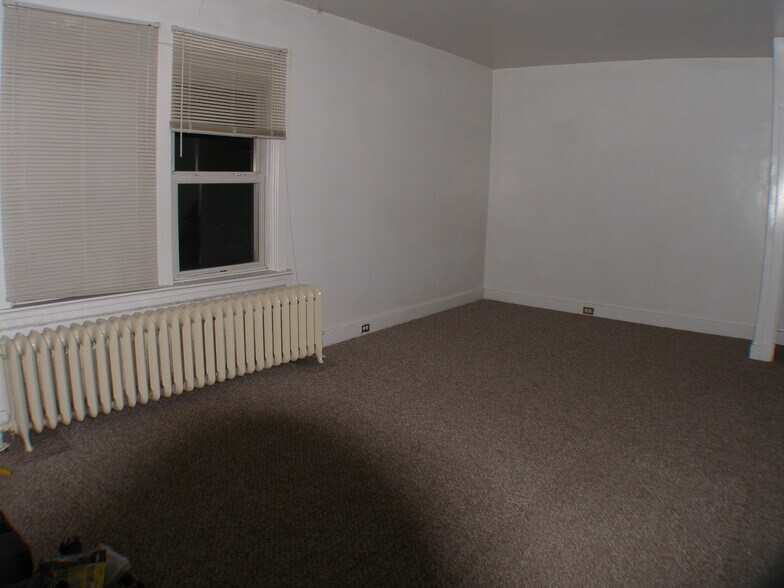 Building Photo - 2201 Pittock St
