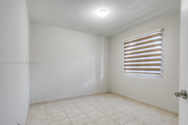 Building Photo - 9332 NW 114th Terrace