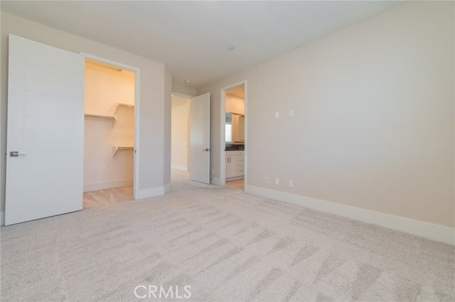 Building Photo - 60 Ray