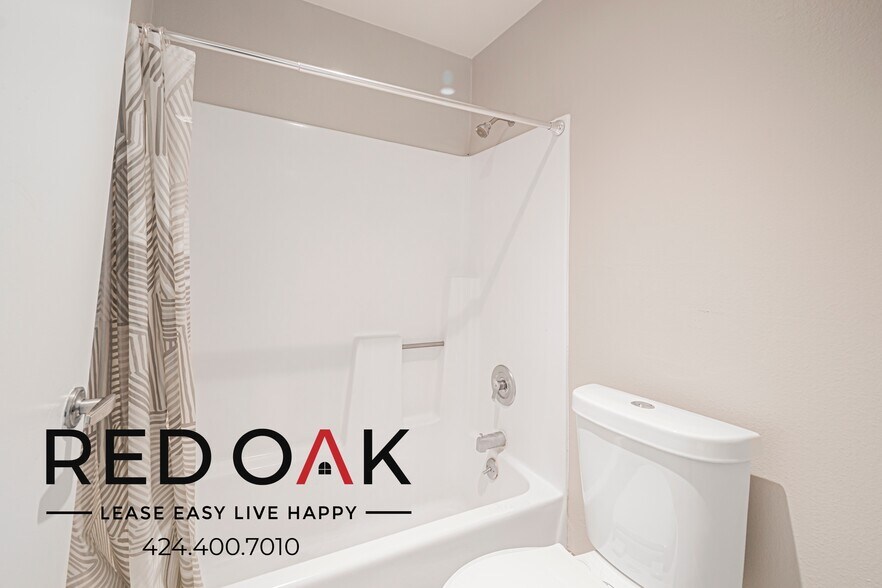 Building Photo - 6700 Franklin Pl