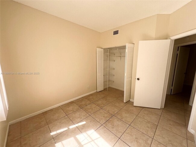 Building Photo - 731 Cypress Ln