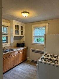 Building Photo - 1443 Markley St