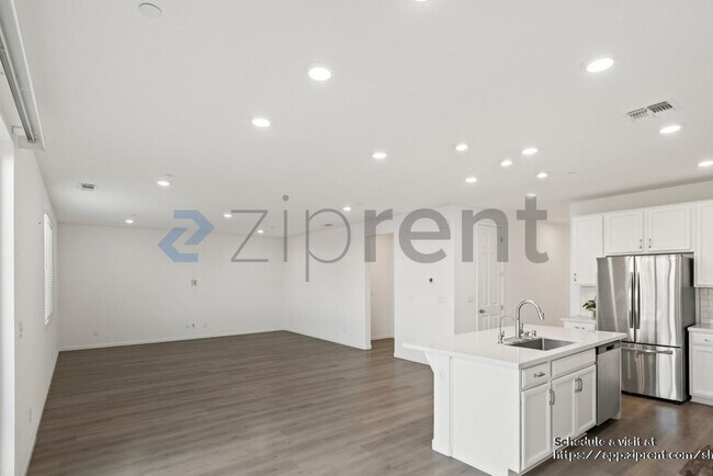 Building Photo - 861 Pipit St