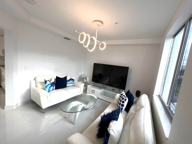 Building Photo - 2651 NE 212th Ter