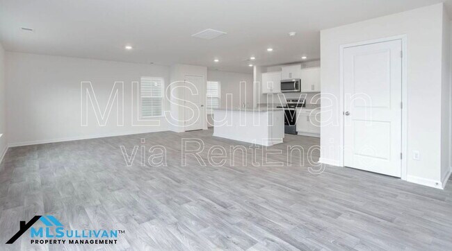 Building Photo - 2932 Egert Dr