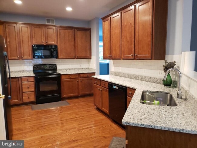 Building Photo - 8330 Leighlex Ct