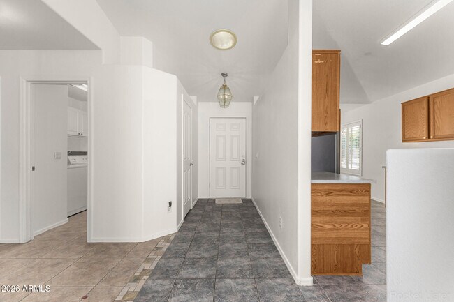 Building Photo - 16243 N Oachs Dr