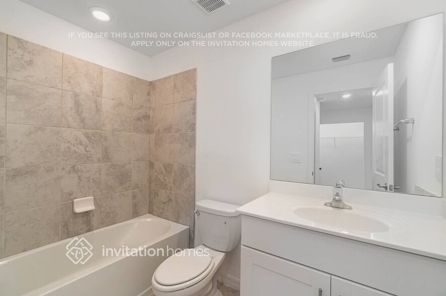 Building Photo - 7153 Greenwood Park Cir