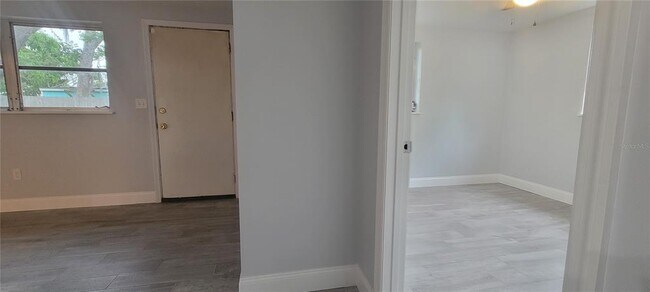 Building Photo - 224 8th Ave N