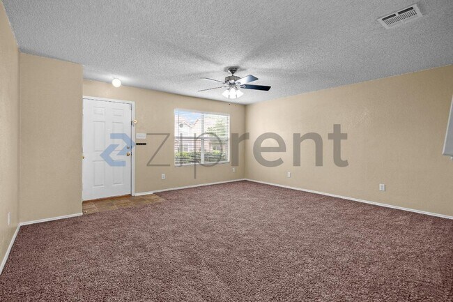 Building Photo - 1836 Vineridge Ln