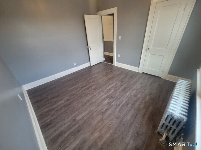 Building Photo - 117 Tudor St