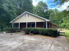 Building Photo - 165-A VFW DRIVE | 2BED 2 BATH IN WATKINSVILLE