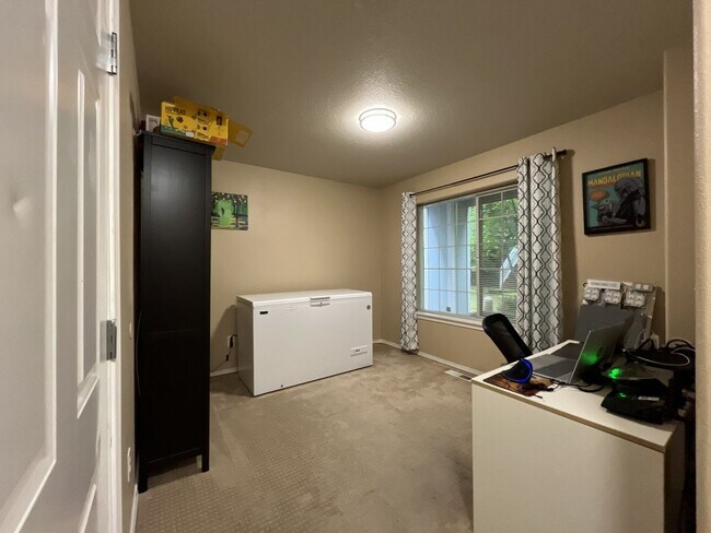 Building Photo - Modern 2 Bedroom + Bonus Room Townhome Near Nike with Dual En Suites, Balcony & Attached Garage