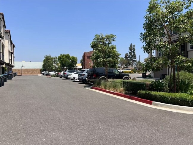 Building Photo - 14759 Palmera Ct