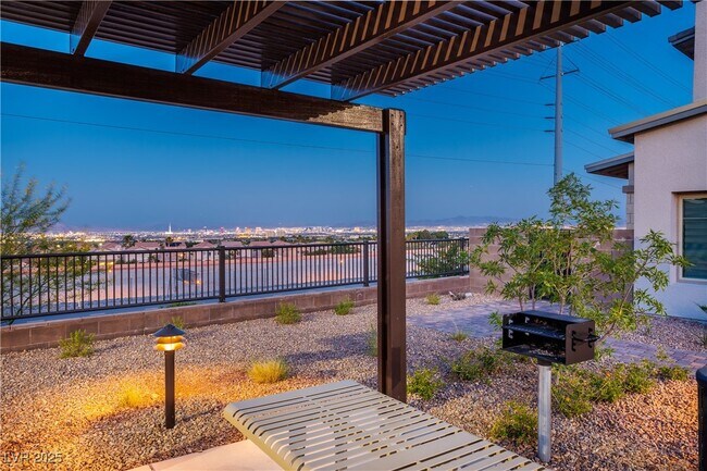 Building Photo - 600 Carriage Hill Dr
