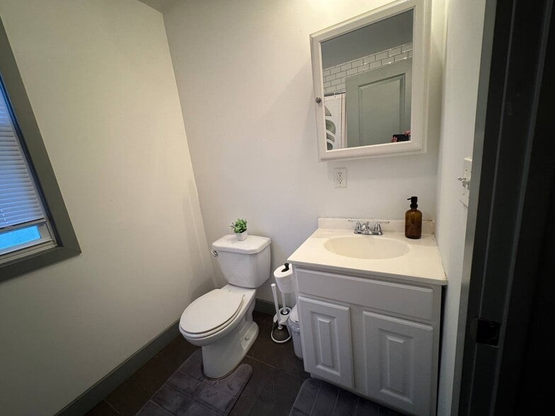 Building Photo - 157 Bidwell Ave