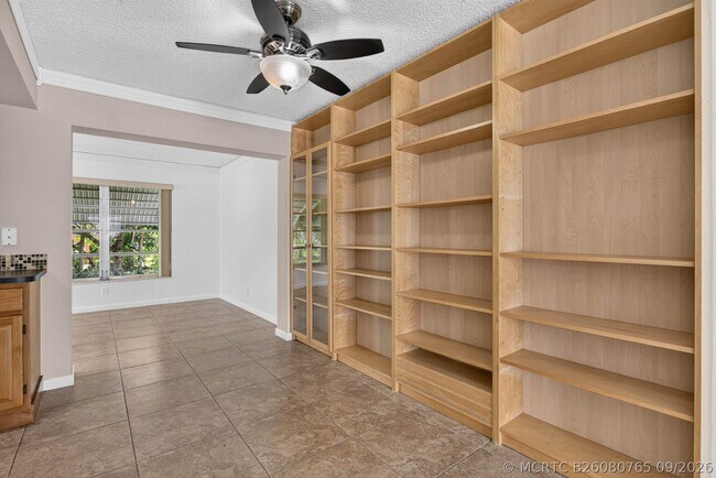 Building Photo - 1010 NW 72nd Terrace