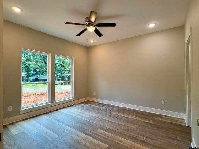 Building Photo - 682 el Paso Dr