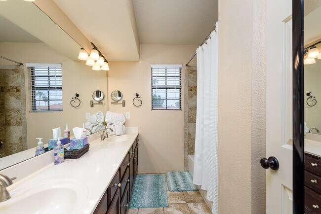 Building Photo - 16025 N 58th Pl