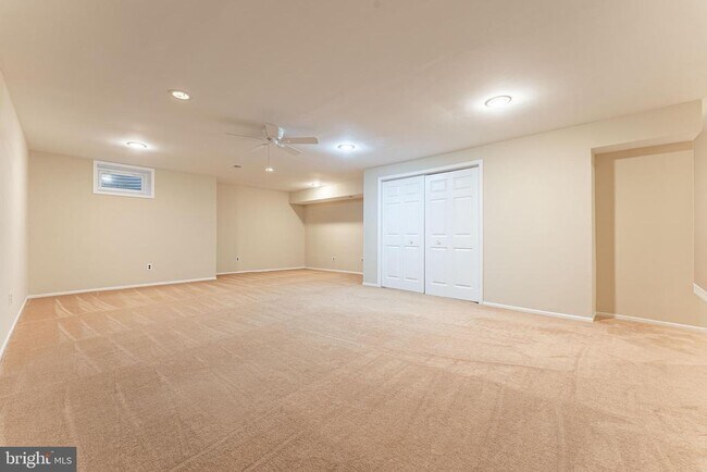 Building Photo - 11 Chateau Cir