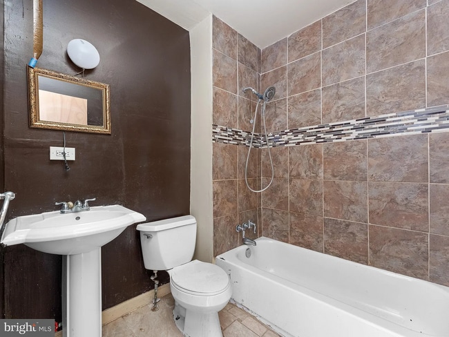 Building Photo - 1351 S 31st St