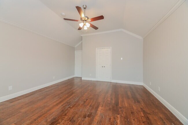 Building Photo - 1301 Maverick Ln