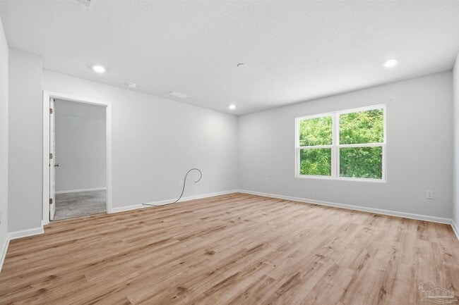 Building Photo - 5367 Peach Dr