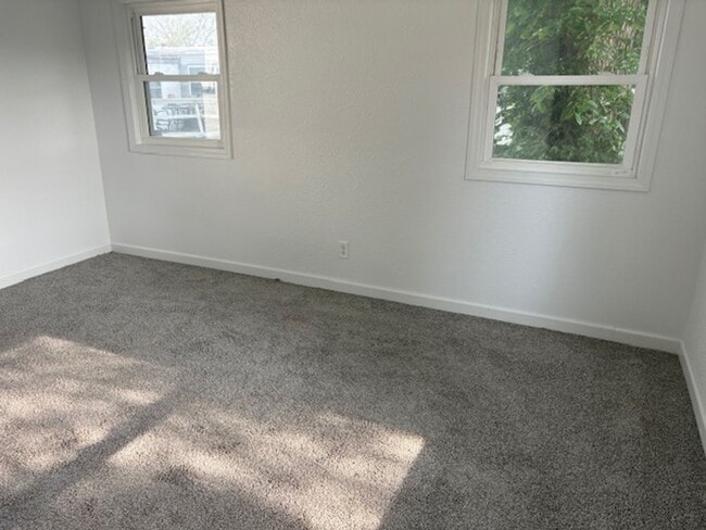 Building Photo - Cozy 2 Bed Manufactured Home in Quiet Frie...