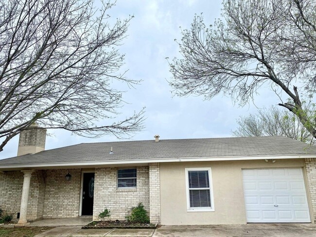 Building Photo - 110 Mariposa Dr