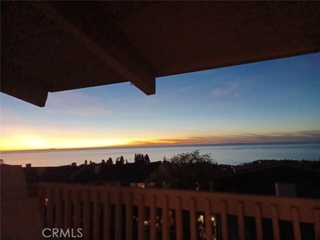 Building Photo - 6542 Ocean Crest Dr