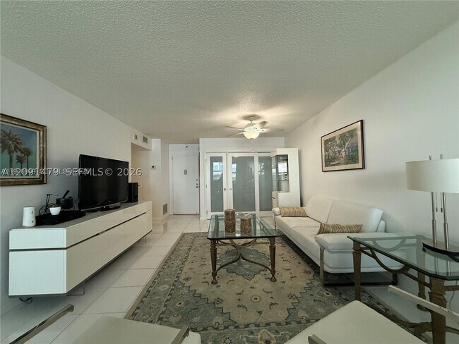 Building Photo - 9511 Collins Ave