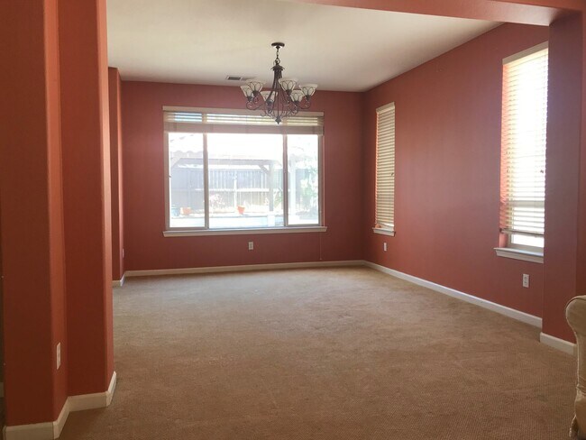 Primary Photo - Beautiful 4 bedroom in Curti Ranch