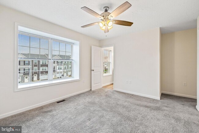 Building Photo - 2935 Ashwood Ln