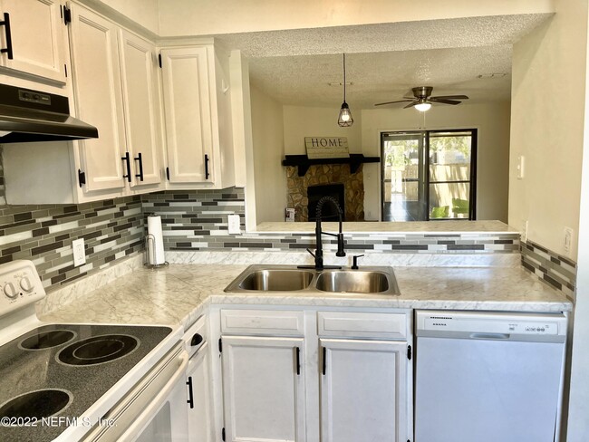 Building Photo - 2066 Utah Ave