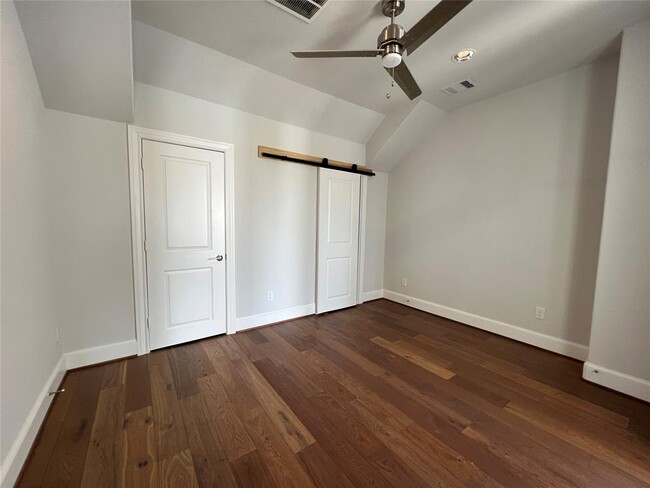Building Photo - 3304 Timbergrove Heights St.