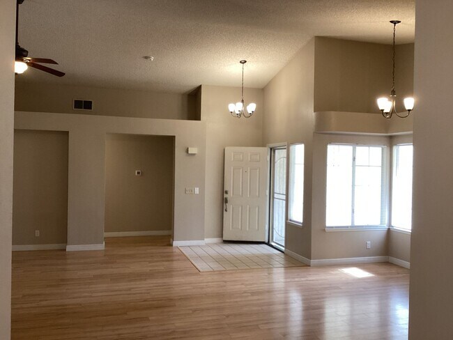 Building Photo - 9615 N Buttonwood Ct