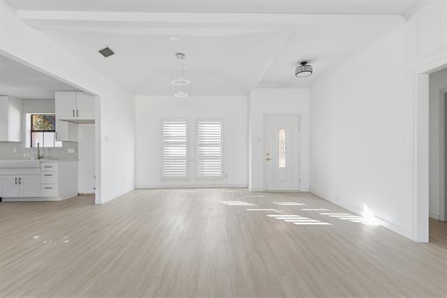 Building Photo - 18516 Featherwood Dr