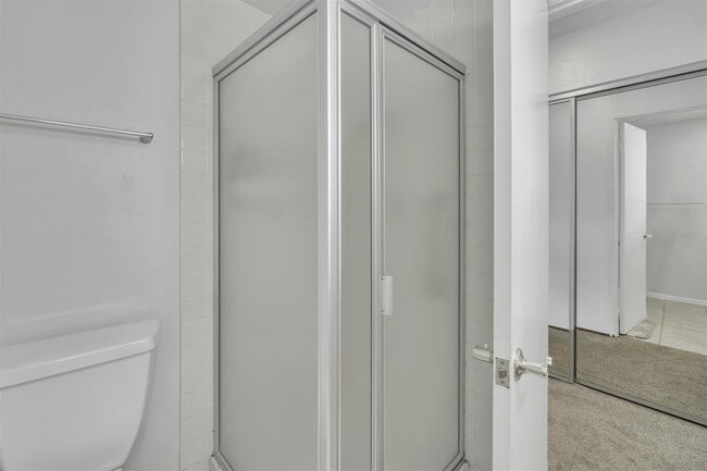 Building Photo - FULLY FURNISHED Mid-Century Modern 3 Bed R...