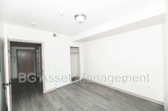 Building Photo - 1459 MacArthur Blvd