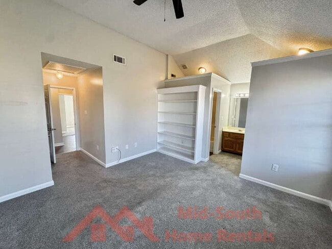 Building Photo - 6416 Valley Oak Dr