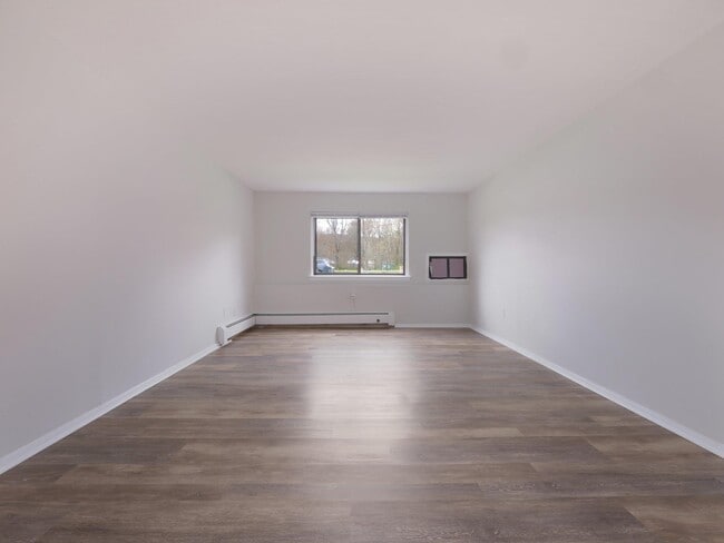 Building Photo - 27 Tanager Rd