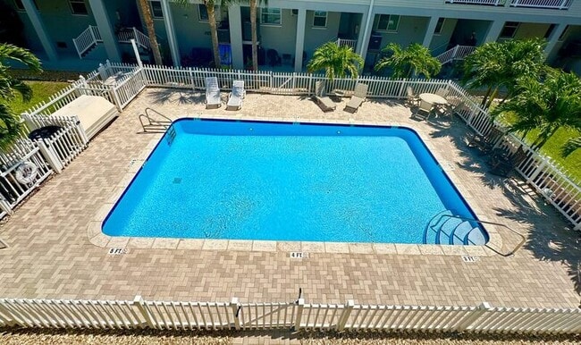 Building Photo - 15473 Gulf Blvd