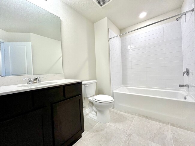 Building Photo - Live in style: Family-friendly 3BR, 2.5BA ...