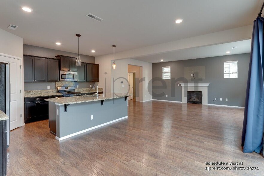 Building Photo - 8624 Adonis Ave NE